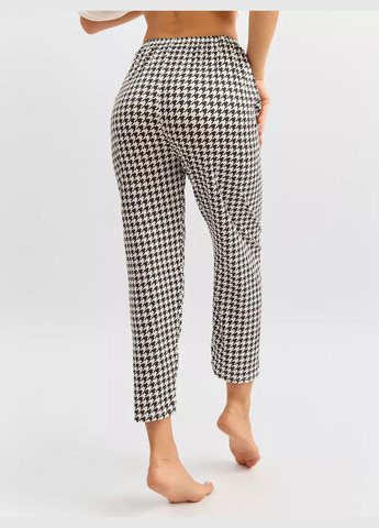 Сіра всесезон жіноча бамбукова піжама 3в1 для дому з принтом з коротким рукавом gray rabbit сірий футболка + шорти + брюки No Brand Кролик