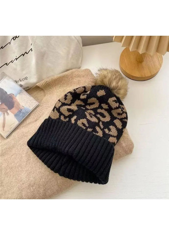 Шапка с помпоном леопард черная No Brand Шапка з помпоном (364956466)