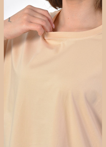 Бежевая летняя футболка женская полубатальная однотонная бежевого цвета Let's Shop