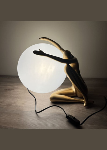 Настільна лампа/нічник з дівчиною на 30см кулі "Lady" (999-004 GD) No Brand (370071777)