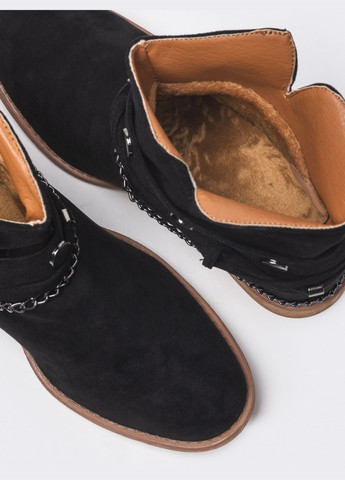 Осенние демисезонные сапоги из искусственной замши с фурнитурой чёрные Dressa