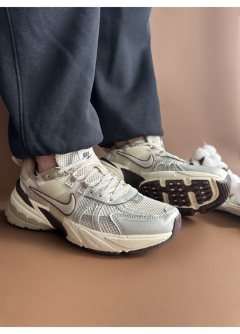 Комбіновані Осінні кросівки чоловічі nike runtekk v2k brown light bone найк в2к рантекк No Brand