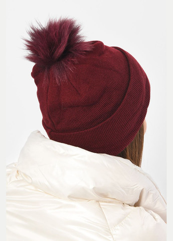 Шапка женская демисезонная однотонная с бубоном бордового цвета Let's Shop (302786197)