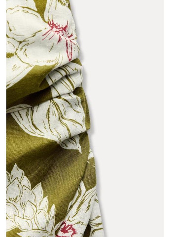 Зеленое платье с цветочным принтом и льном Zara