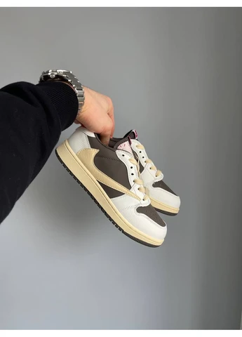 Бежевые демисезонные кроссовки мужские и женские nike air jordan 1 x travis scott beige grey | найк аир джордан 1 трэвис скотт бежевые серые No Brand