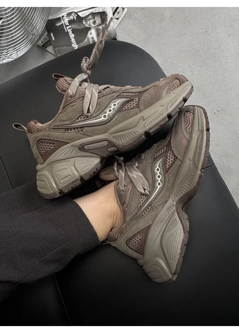Коричневые демисезонные кроссовки мужские saucony 2k cavalry brown саукони коричневые No Brand