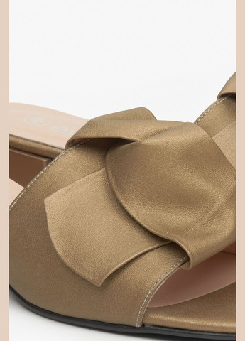 Золотые шлепанцы, цвет золотой Estro