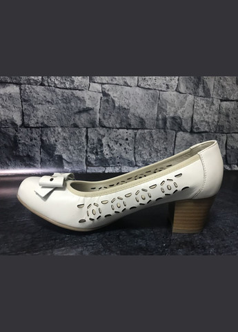 Alpina Перфоровані туфлі білого кольору, білий з натуральна шкіра, словенія — демісезон (303426712)