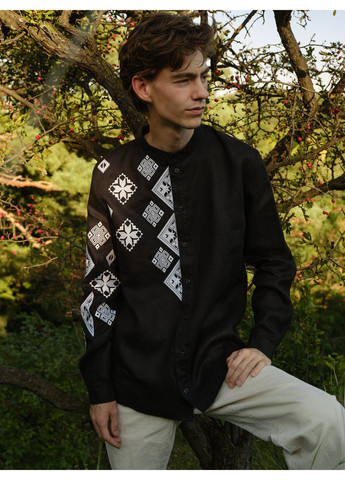 Чёрная черная мужская вышиванка на пуговицы говерла с белой вышивкой MOTYV узор орнамент лен (360999072)