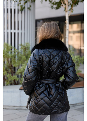 Чорна зимня куртка MN