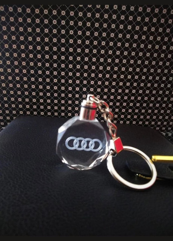 Брелок автомобільний на ключі АУДІ авто брелок з логотипом Audi з підсвіткою (R050871) GF (360768330)