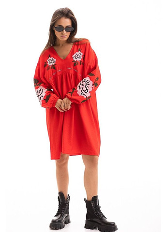Красный зимний женское вышитое платье гуцулка oversize красное Arjen 1860
