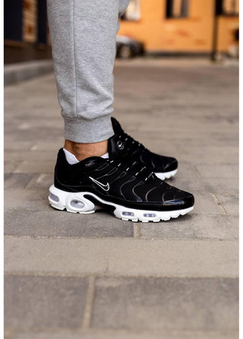КРОССОВКИ ЖЕНСКИЕ NIKE AIR MAX PLUS TN BLACK WHITE НАЙК АИР МАКС ТН ПЛЮС No Brand чёрные демисезоны (368868806)