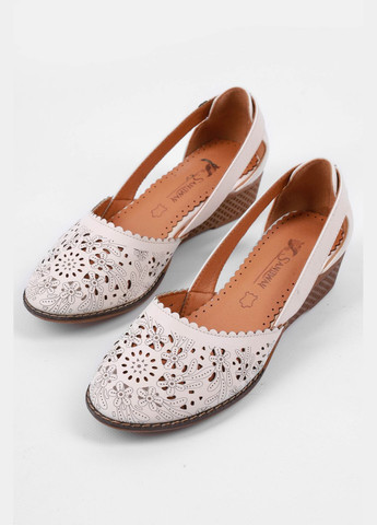 Туфлі жіночі бежевого кольору Let's Shop (293055885)