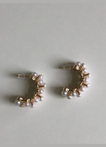 Сережки-півкільця з перлинами цвяшки білий (12-151) No Brand (314931279)