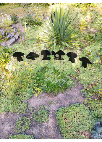Фігури з металу для саду, клумби "Гриби" No Brand (368896330)