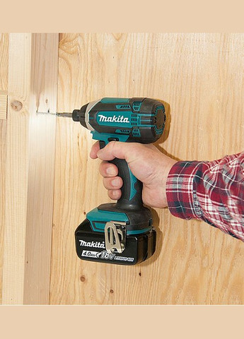 Аккумуляторный ударный Электрогайковерт DTD152Z LXT (18В, 165Нм, 1/4") без АКБ и зарядного устройства (4262) Makita (295033465)