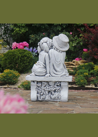 Садова фігура Пара, що цілується на лавочці 63х43х27 см (ССП12211 ) Гранд Презент (284419173)
