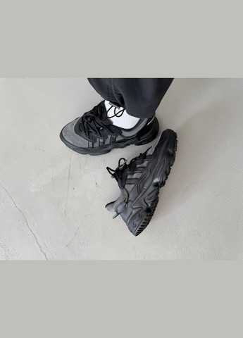 Черные демисезонные кроссовки мужские и женские adidas ozweego black | адидас озвиго черные No Brand