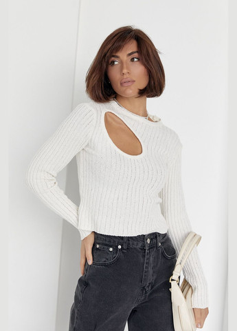 Молочный демисезонный джемпер в рубчик с асимметричным вырезом - молочный Lurex