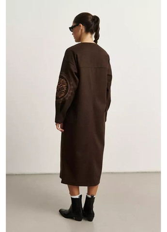 Коричневое повседневный женское тёплое платье с вышивкой mkrm4295 Rica Mare