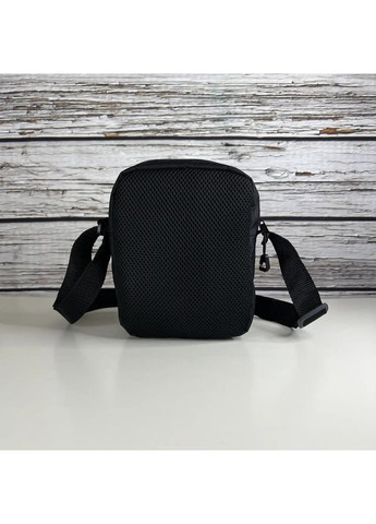 Практичная мужская сумка с молнией и ремнём на плечо No Brand (365762085)