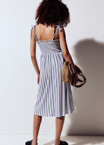 Молочное кэжуал платье H&M в полоску