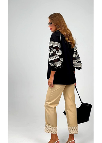 Чорна елегантна вишиванка з вишивкою по рукаву - ua54 / eu48 Iren Klairie