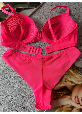 Рожевий комплект нижньої білизни на чашку b бюстгальтер з трусиками бразиліани рожевий Weiyesi