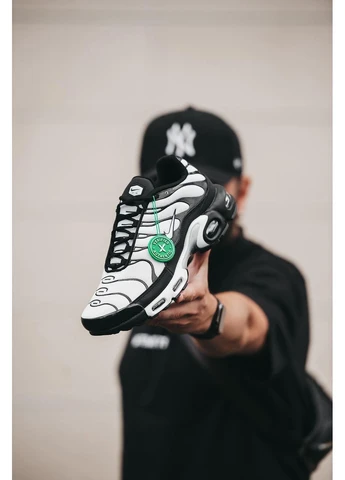 Чорно-білі кросівки чоловічі демісезон Nike Air Max Plus TN Ultra White Black 898015-101 Найк Аір Макс ТН