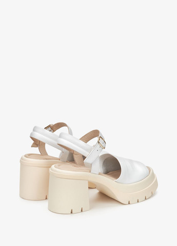 Босоніжки, колір білий Estro (276382760)