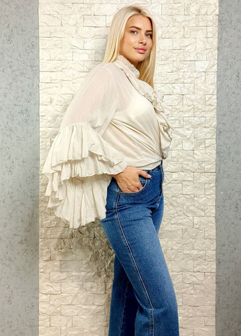 Светло-бежевая блуза Posse батистова декорована воланами