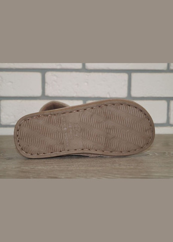 Коричневые тапочки женские домашние с красивыми сердечками No Brand с аппликацией, с вышивкой