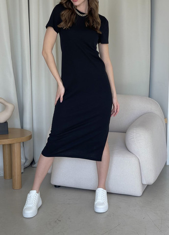 Черное повседневный длинное платье-футболка в рубчик светло-бежевое 700000122 оверсайз, платье-футболка Merlini однотонное