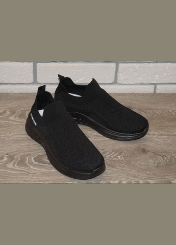Чорні кросівки підліткові для хлопчика чорні MaiNelin Fashion