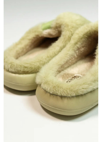 Оливковые мягкие и теплые женские тапочки на меху. No Brand