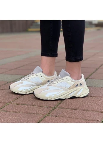 Бежеві літні кросівки adidas yeezy boost 700 v2 beige адідас ізі буст No Brand