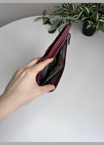 Жіночий гаманець з екошкіри на магніті середнього розміру Saralyn (296660701)