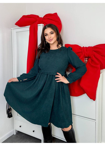 Зеленое праздничный платье из микро-вельвета с рабочими пуговицами на спинке (замеры в описании) силуэтная Vione однотонное