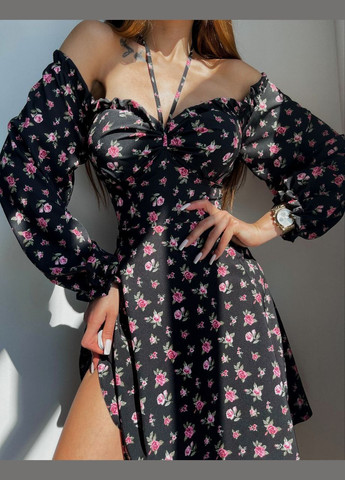 Чорна коктейльна міні сукня з квітковим принтом та спущеними рукавами MonCher з квітковим принтом