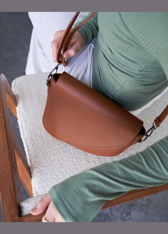 Жіноча сумка з екошкіри на одне відділення з тильною кишенею карамельного кольору «Люсі» WeLassie (298571781)