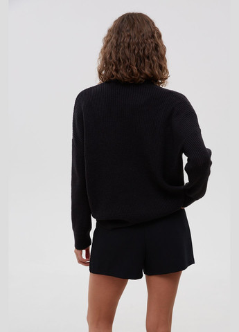 Чорний демісезонний светр, колір чорний Estro