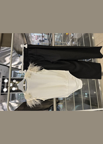 Черно-белый летний костюм праздничный подростковый tbt241-tbt2531 боди с перьями белые + брюки черные в тонкую полоску брючный To Be Too