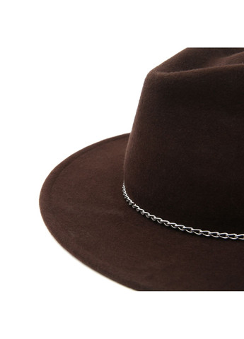 Капелюх федора жіночий зі срібним ланцюжком фетр коричневий ВІЖЕН LuckyLOOK 653-383 (322792762)