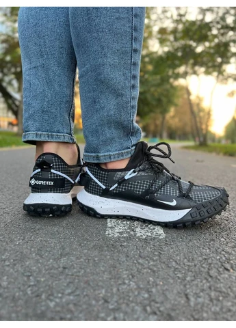 Білі літні кросівки nike acg mounth low blac white найк асж маунс флай No Brand
