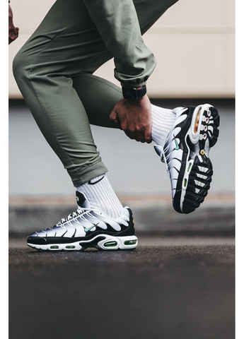 Сірі Осінні кросівки чоловічі nike air max plus tn black white green найк аір макс тн плюс No Brand