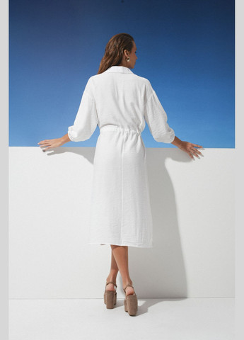 Белое повседневный платье ST-Seventeen однотонное