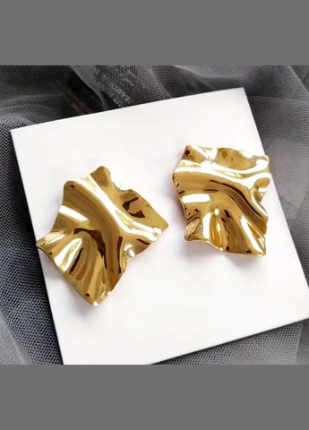 Сережки стильные металлические Золотого цвета No Brand (325700191)