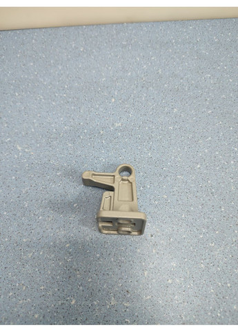 Петля для холодильника 9450106 LIEBHERR (361863115)