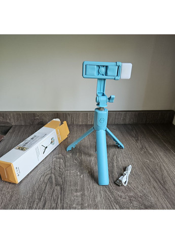 Підставка штатив для телефона та селфі-палка з підсвіткою і треногою Bluetooth No Brand (357436213)